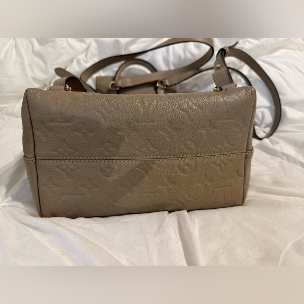 Louis Vuitton Monogram Montsouris - Picture 4 of 7